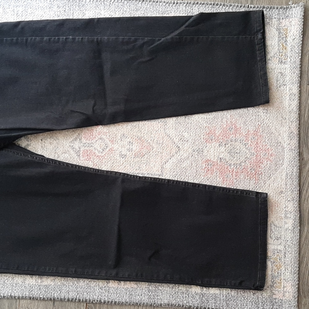 Black wrangler jeans men's size 38X30 - Picture 3 of 9